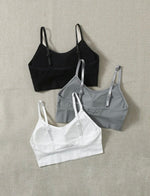 CROP TOP CON COPA REMOVIBLE