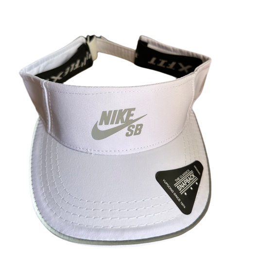 Visera deportiva Nike SB reflectiva