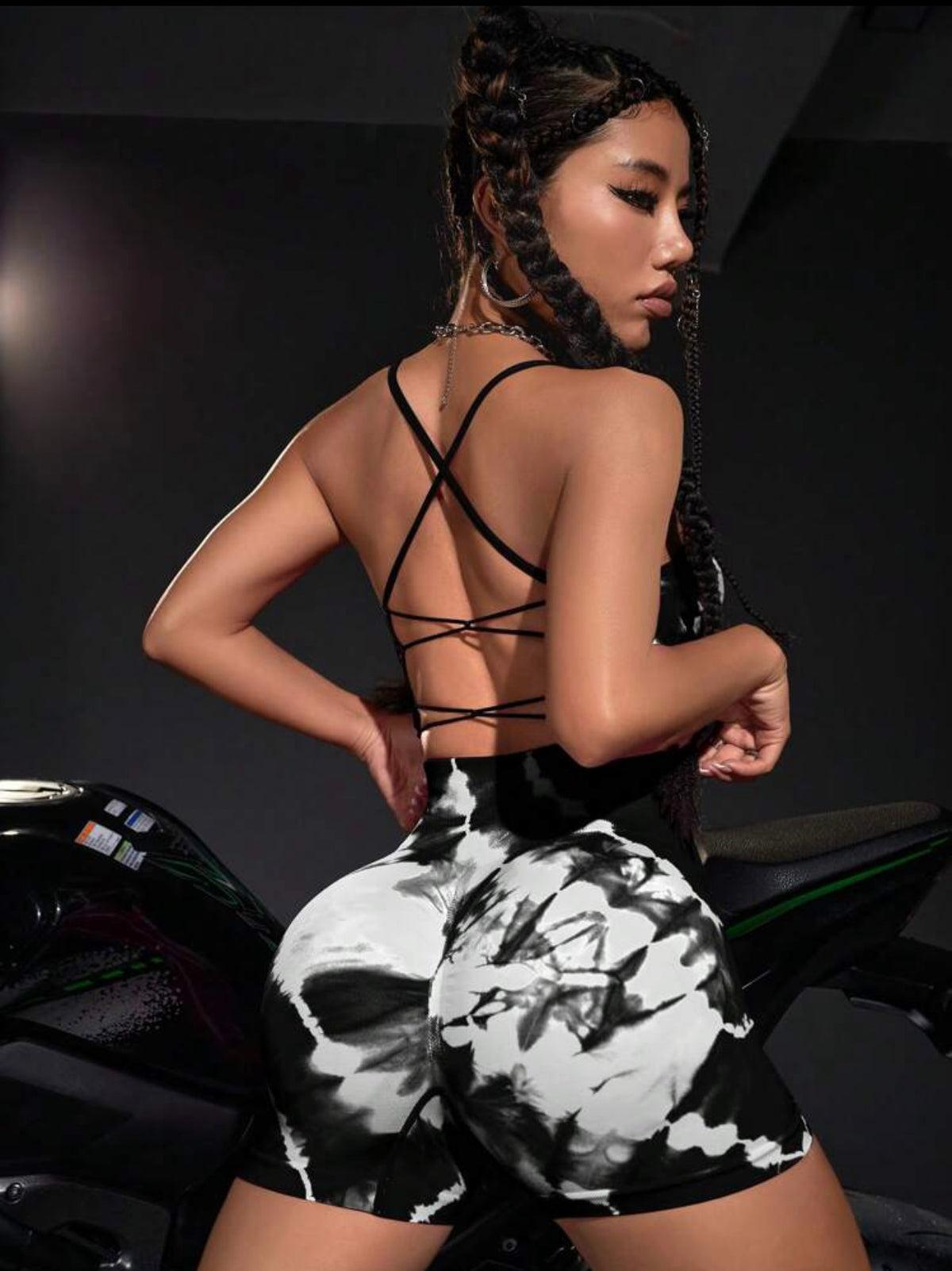 Set deportivo en short control de abdomen y efecto push up