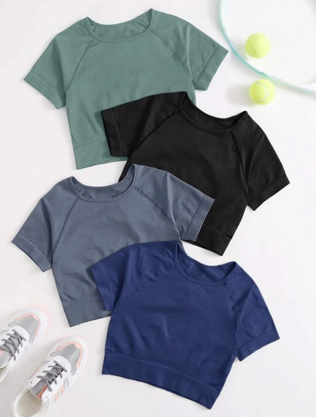 CROP TOP CON MANGA